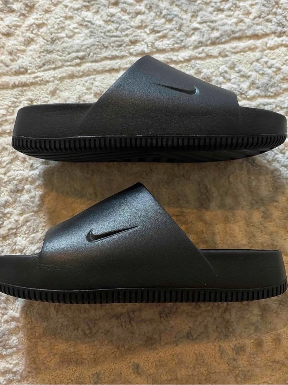 Nike minimalist black